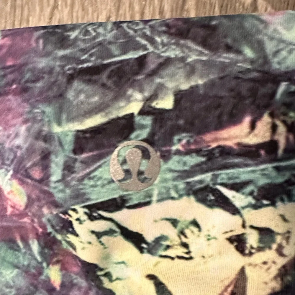 Lululemon Women's Sz 8 Run Top‎ Speed Athletic Workout Yoga Lounge Crop Leggings - Picture 14 of 14